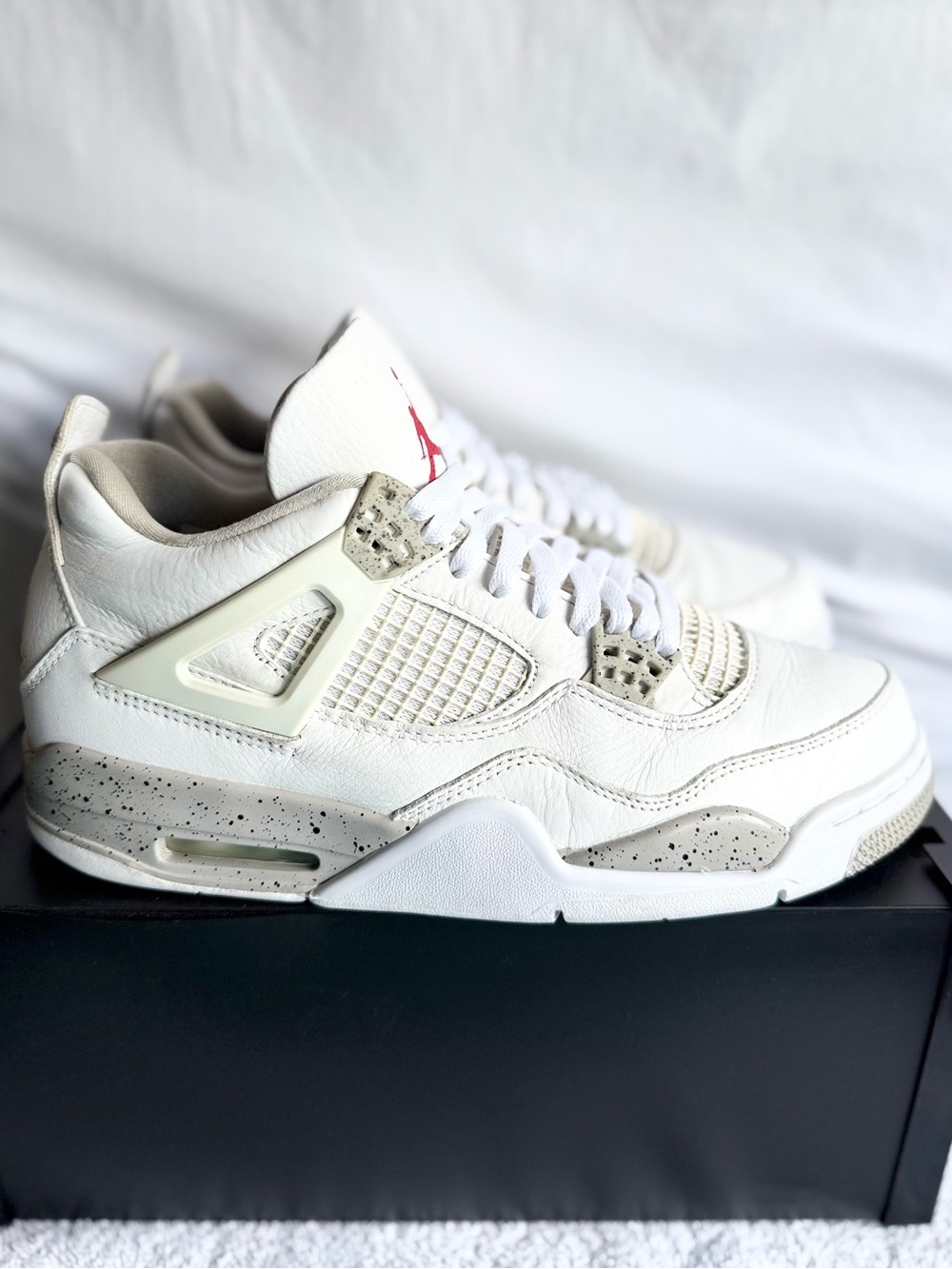 AUTHENTIC Jordan 4 Retro White Oreo size 10 CT8527-100 2021 PRE-OWNED